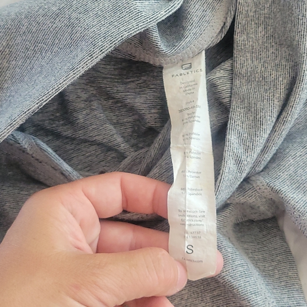 Fabletics crop legging - Picture 2 of 3